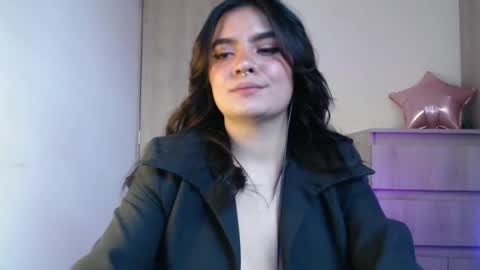 Zoee online show from January 7, 5:04 pm