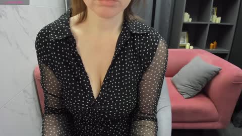 Snapshot of zoeeast chatting on December 22, 4:48 pm Zoe online show from December 22, 4:48 pm