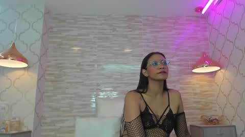 Snapshot of zoeesmitth chatting on September 19, 11:44 am ZoeeSmitth online show from September 19, 11:44 am