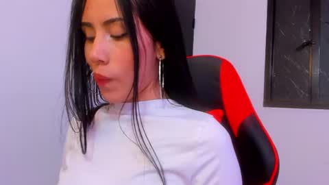 Laura  online show from July 16, 4:40 am