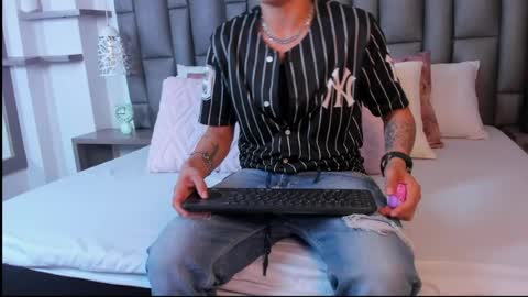 Zoe Krug online show from March 30, 11:55 am