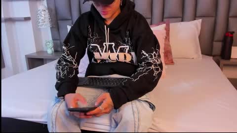 Zoe Krug online show from March 31, 11:21 am