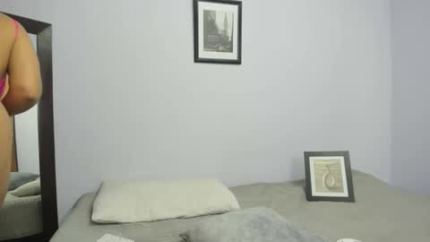 Isabella online show from November 13, 1:37 am