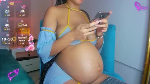 Zoe Santana online show from November 4, 8:08 pm