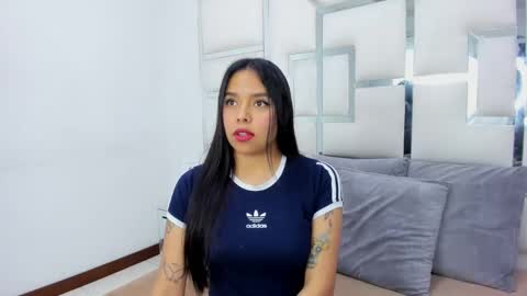 ZoeSwam online show from March 7, 10:45 am