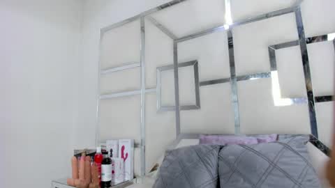 ZoeSwam online show from May 27, 12:35 pm