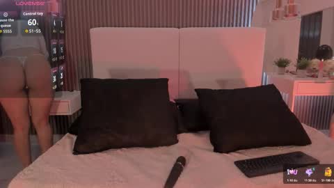  ZOE  online show from November 17, 9:31 pm