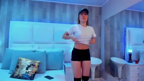 ZoeWilliis online show from October 18, 12:39 pm