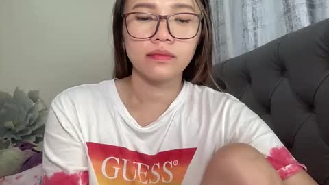 zoey_foryou online show from December 4, 1:59 am