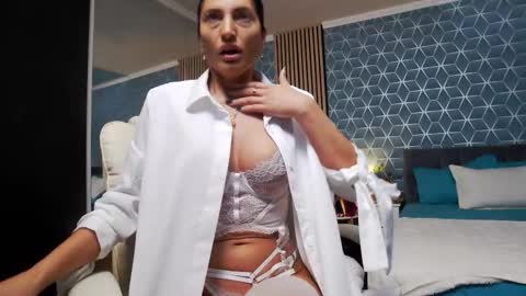 Zoey online show from November 16, 6:57 pm