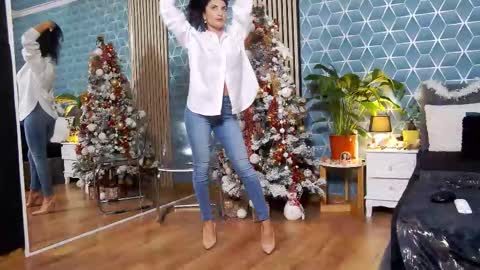 Zoey online show from December 3, 7:12 pm