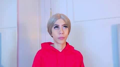 Zoey online show from May 9, 11:15 am
