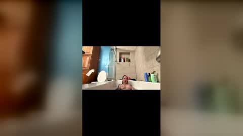 Snapshot of zoeyportland chatting on February 4, 9:15 am Zoey Portland online show from February 4, 9:15 am