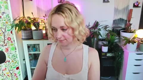 Zoey Ryan online show from March 28, 6:18 pm