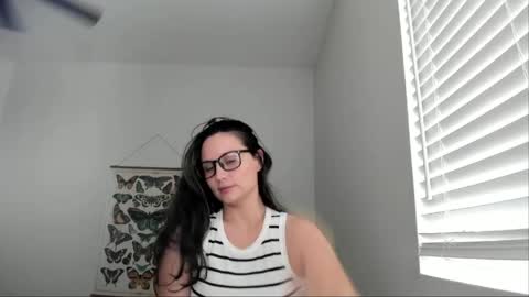 Zoie online show from May 16, 7:45 pm