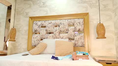 zoley  online show from December 16, 3:11 am