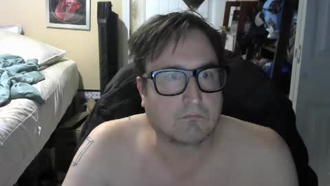 Snapshot of zone45887003 chatting on December 19, 9:38 am daddybighardonlate online show from December 19, 9:38 am