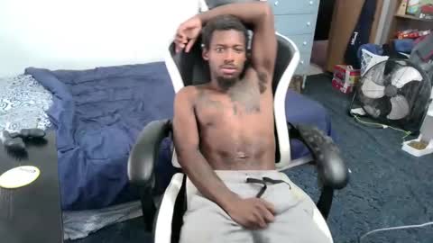 zoneingout online show from November 13, 7:46 pm