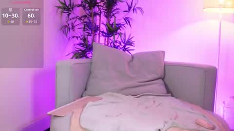 Zoe online show from March 28, 1:11 pm