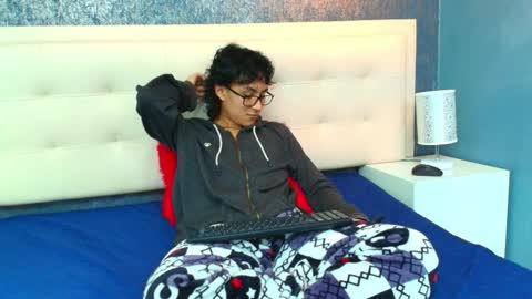     online show from November 7, 12:27 pm