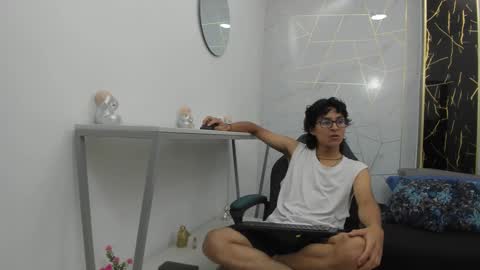     online show from November 23, 7:35 pm