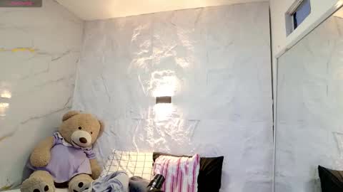 Snapshot of zorravioleta chatting on February 2, 11:09 am Violeta online show from February 2, 11:09 am