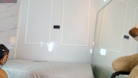 Snapshot of zorravioleta chatting on February 19, 12:01 pm Violeta online show from February 19, 12:01 pm