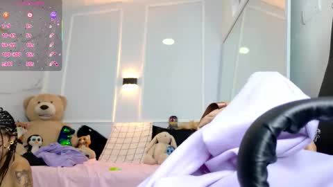 Snapshot of zorravioleta chatting on February 24, 11:41 am Violeta online show from February 24, 11:41 am