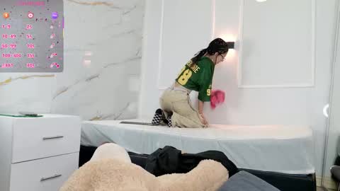 Snapshot of zorravioleta chatting on February 28, 11:44 am Violeta online show from February 28, 11:44 am