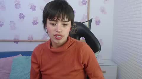 Snapshot of zowii_ chatting on June 4, 7:53 pm Zowii online show from June 4, 7:53 pm