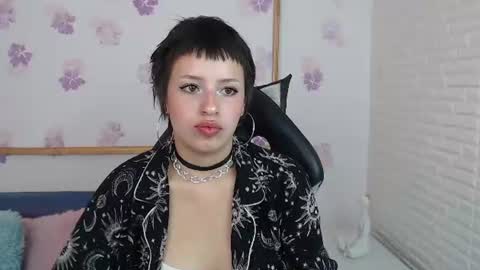 Snapshot of zowii_ chatting on June 30, 8:21 pm Zowii online show from June 30, 8:21 pm