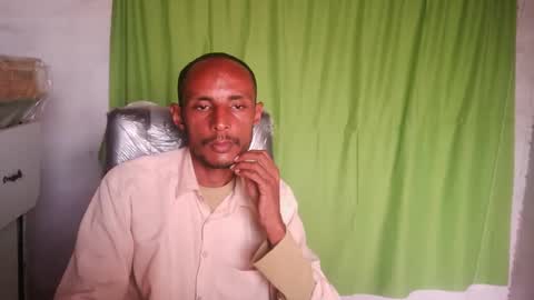 Snapshot of zoyakhan803 chatting on February 11, 11:43 am zoyakhan803 online show from February 11, 11:43 am