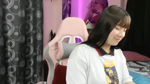 zulemapiel online show from April 6, 11:38 pm