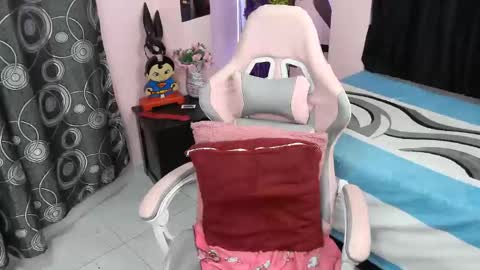 zulemapiel online show from April 13, 11:32 pm