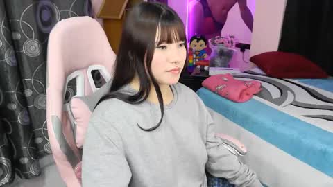 zulemapiel online show from April 15, 1:01 am