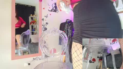 zully_green online show from May 31, 4:20 am