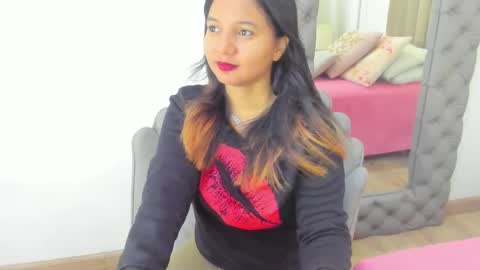 Snapshot of zusan_king_ chatting on April 18, 7:58 pm Im Zusan My schedule is from 1030pm to 430 am colombian time online show from April 18, 7:58 pm
