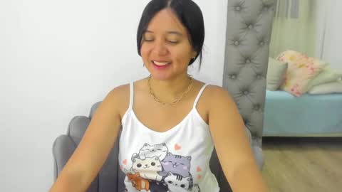 Snapshot of zusan_king_ chatting on May 12, 3:03 am Im Zusan My schedule is from 1030pm to 430 am colombian time online show from May 12, 3:03 am