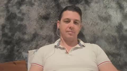 Snapshot of zyonart chatting on September 23, 8:12 pm Artnoyz Shower online show from September 23, 8:12 pm