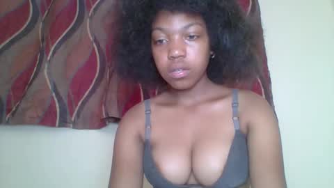 zyraelle_01 online show from April 23, 7:20 am