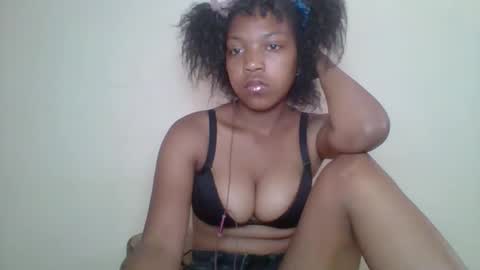 zyraelle_01 online show from May 5, 10:34 am