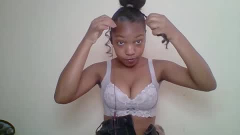 zyraelle_01 online show from May 11, 11:49 am