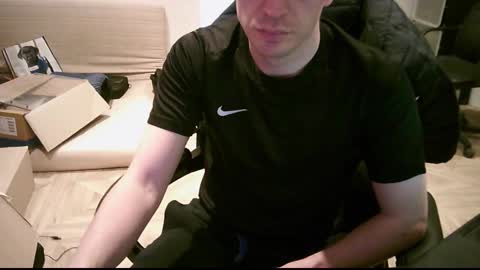 Snapshot of zyriosben chatting on March 10, 12:15 pm zyriosben online show from March 10, 12:15 pm