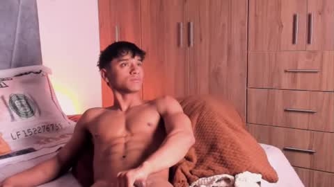 zyzz_1812 online show from November 2, 3:42 am