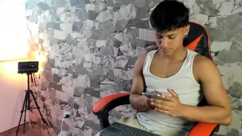 Snapshot of zyzz_1812 chatting on June 26, 7:07 pm zyzz_1812 online show from June 26, 7:07 pm