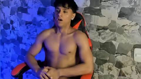 Snapshot of zyzz_1812 chatting on July 16, 4:29 am zyzz_1812 online show from July 16, 4:29 am