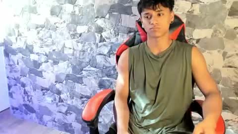Snapshot of zyzz_1812 chatting on July 18, 8:34 pm zyzz_1812 online show from July 18, 8:34 pm