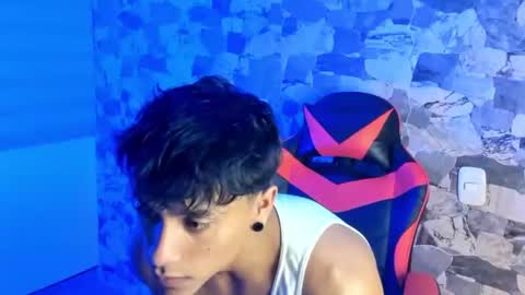 Snapshot of zyzz_1812 chatting on July 20, 3:10 am zyzz_1812 online show from July 20, 3:10 am