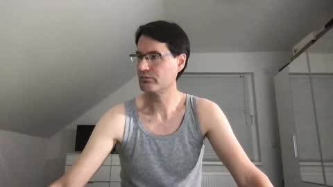 Snapshot of zzz123_cam chatting on December 1, 4:29 pm zzz123_cam online show from December 1, 4:29 pm