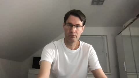 Snapshot of zzz123_cam chatting on December 8, 3:56 pm zzz123_cam online show from December 8, 3:56 pm